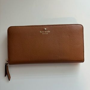 ♠️ Kate Spade Larchmont Avenue Neda Wallet